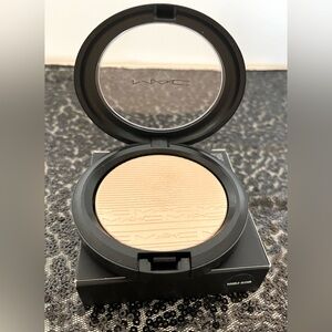 MAC Cosmetics Extra Dimension SkinFinish Double-Gleam
